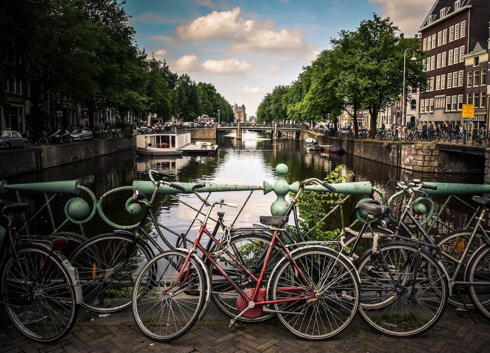 The Pavilions Amsterdam, The Toren المظهر الخارجي الصورة